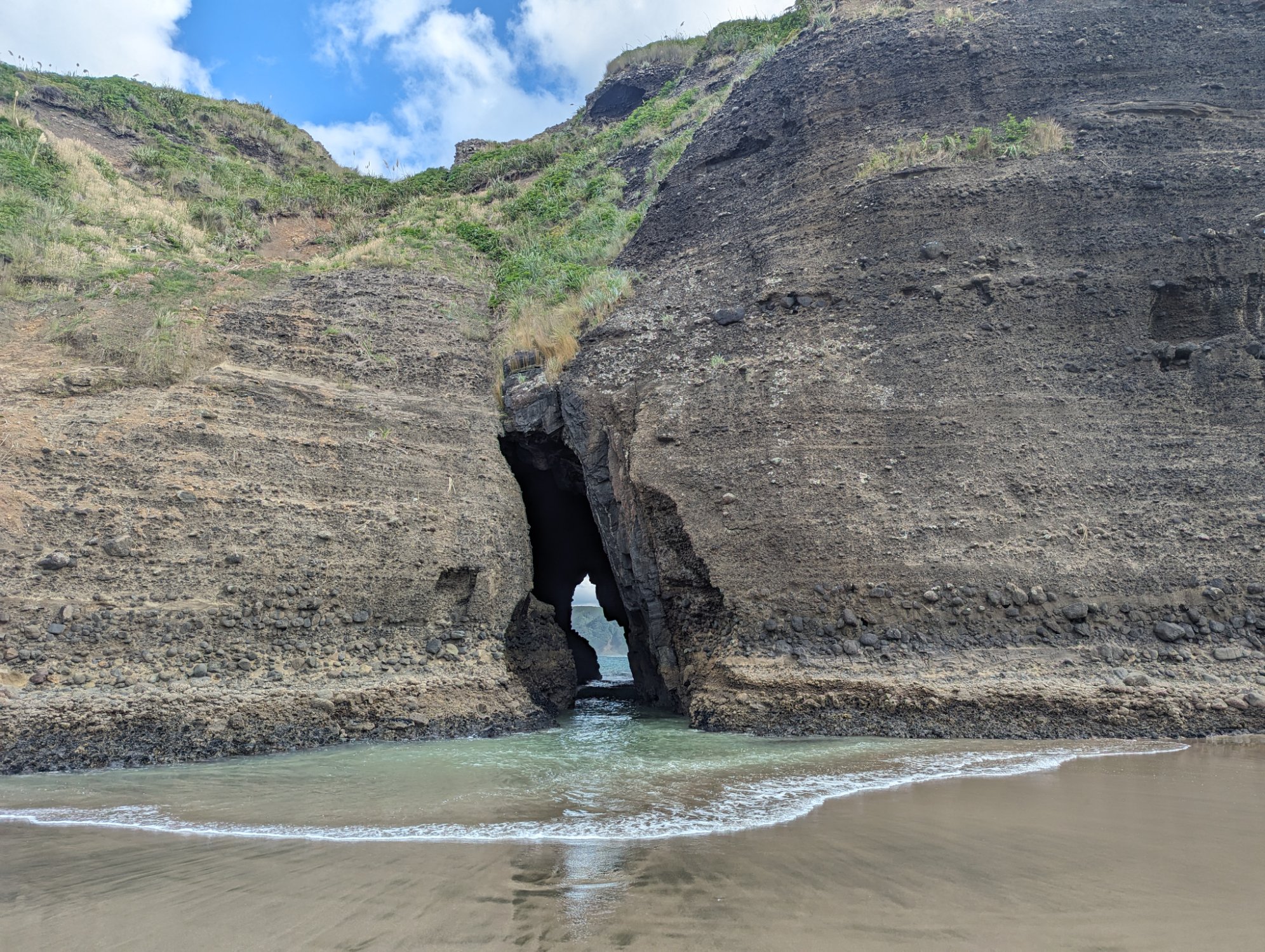 Solve Rocks jigsaw puzzle online with 336 pieces