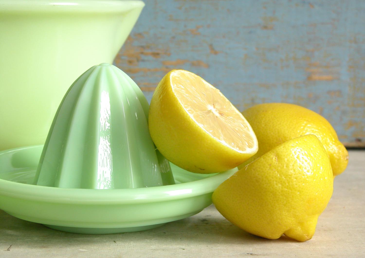 Solve Lemons with a Vintage Lemon Reamer jigsaw puzzle online with 70