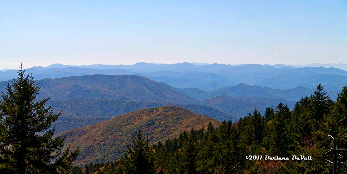 Solve 111007 Blue Ridge Parkway 8103.5 jigsaw puzzle online with 98 pieces