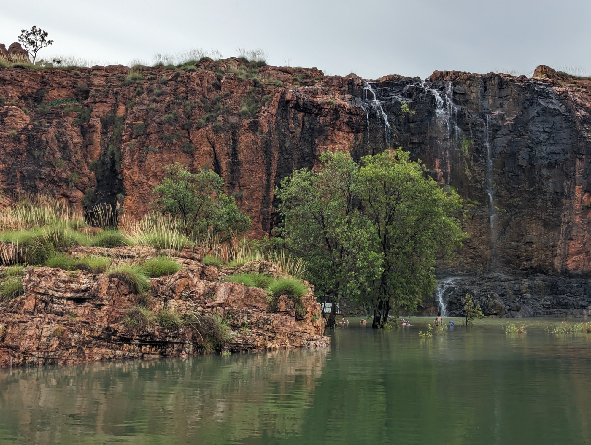 Solve Waterfall jigsaw puzzle online with 336 pieces