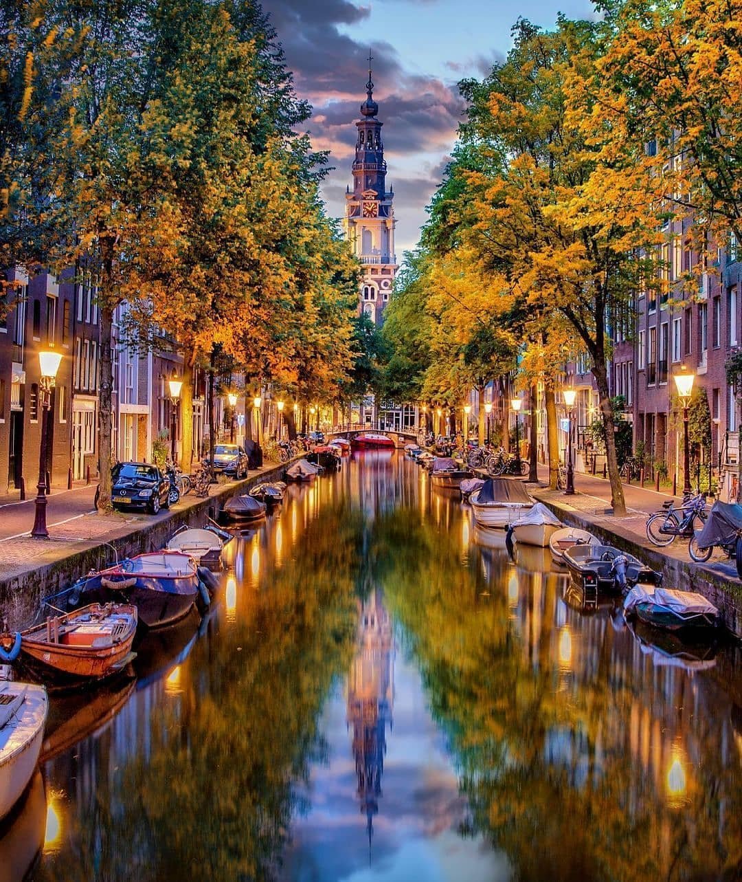 Solve Utrecht jigsaw puzzle online with 143 pieces