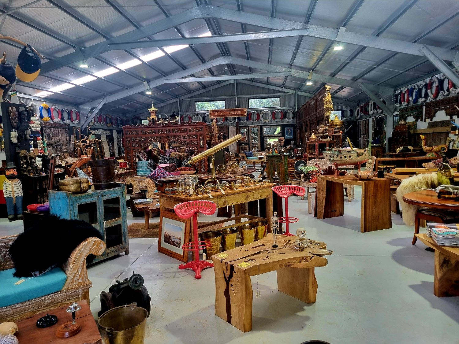 Solve Bottom of the Harbour Antiques jigsaw puzzle online with 12 pieces Solve Bottom of the Harbour Antiques jigsaw puzzle online with 12 pieces