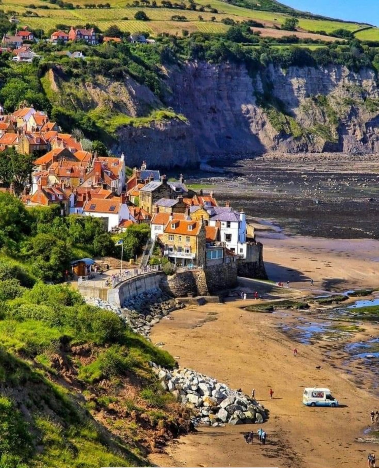 Solve Robin Hood’s Bay, North Yorkshire, ENGLAND 🇬🇧 jigsaw puzzle ...