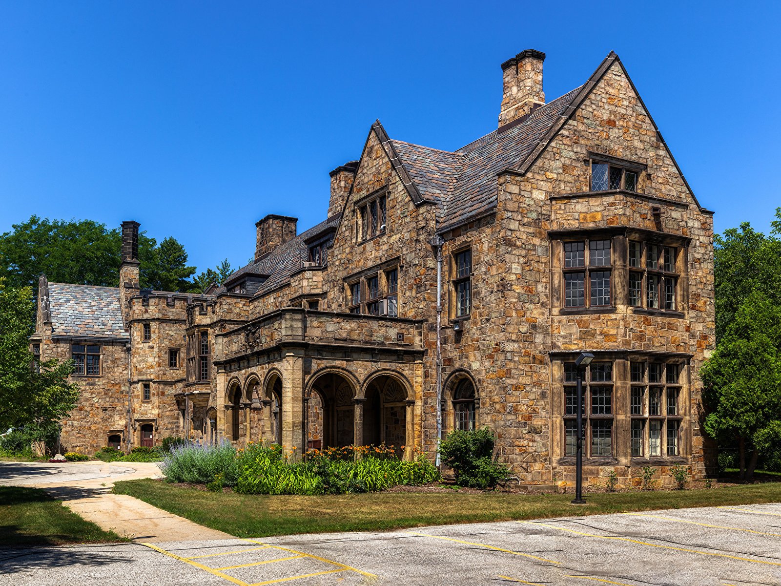 Solve USA_Wisconsin_Made_of_stone jigsaw puzzle online with 204 pieces