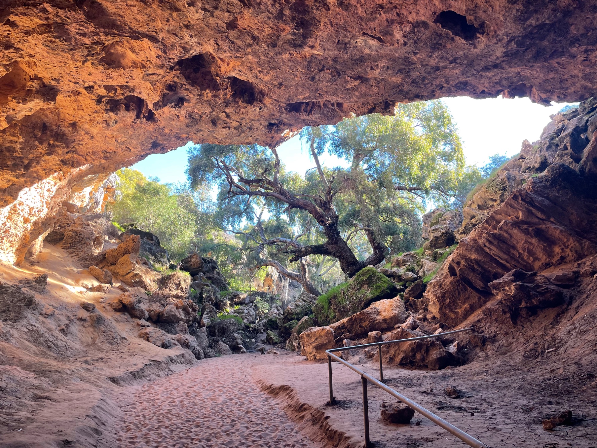 Solve Stockyard Gully Cave jigsaw puzzle online with 108 pieces