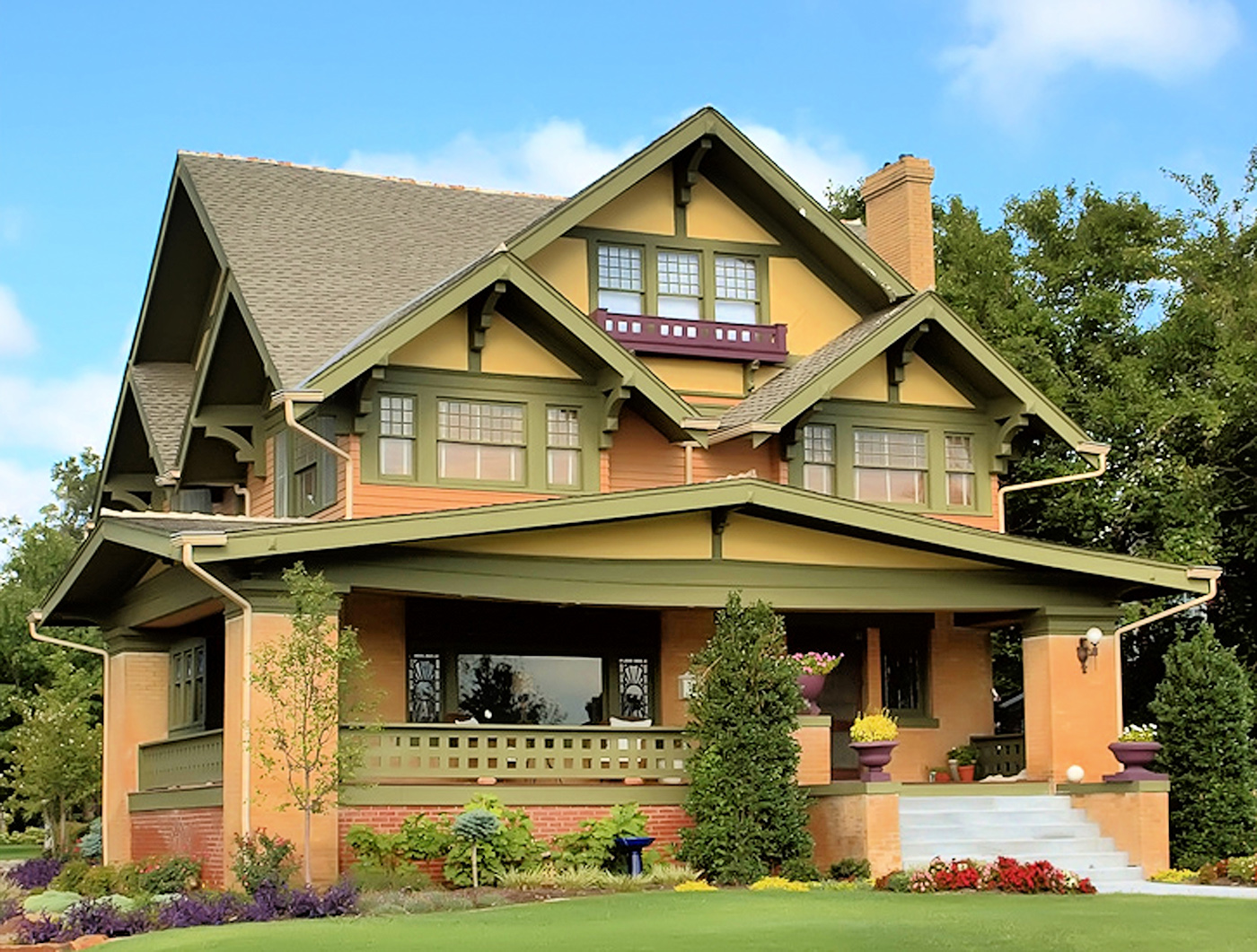 Solve Unique Roof Design jigsaw puzzle online with 154 pieces