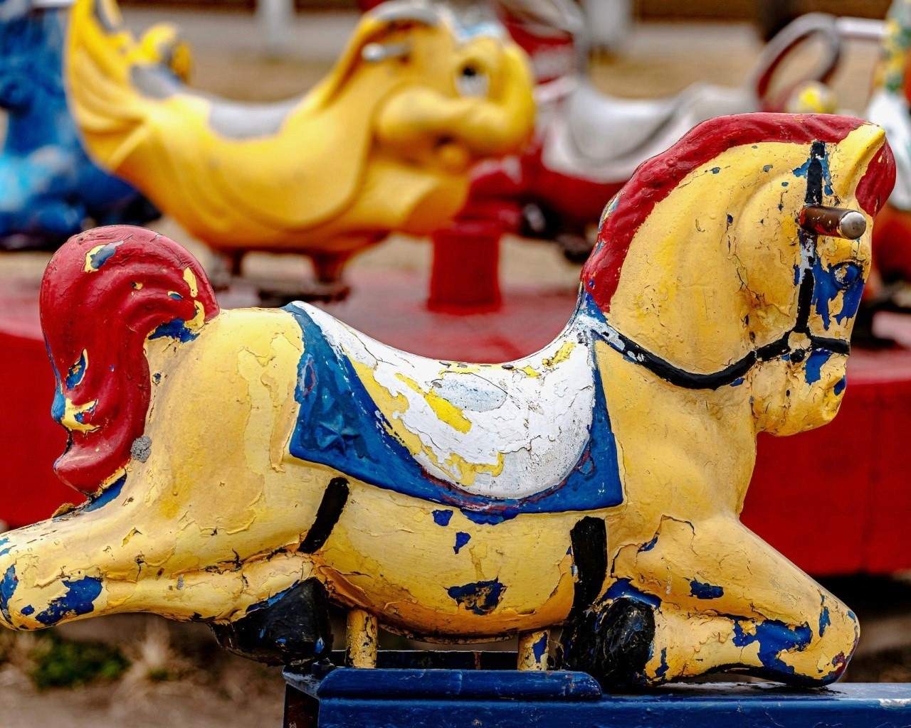 Solve Shall we repaint again or completely restore? jigsaw puzzle