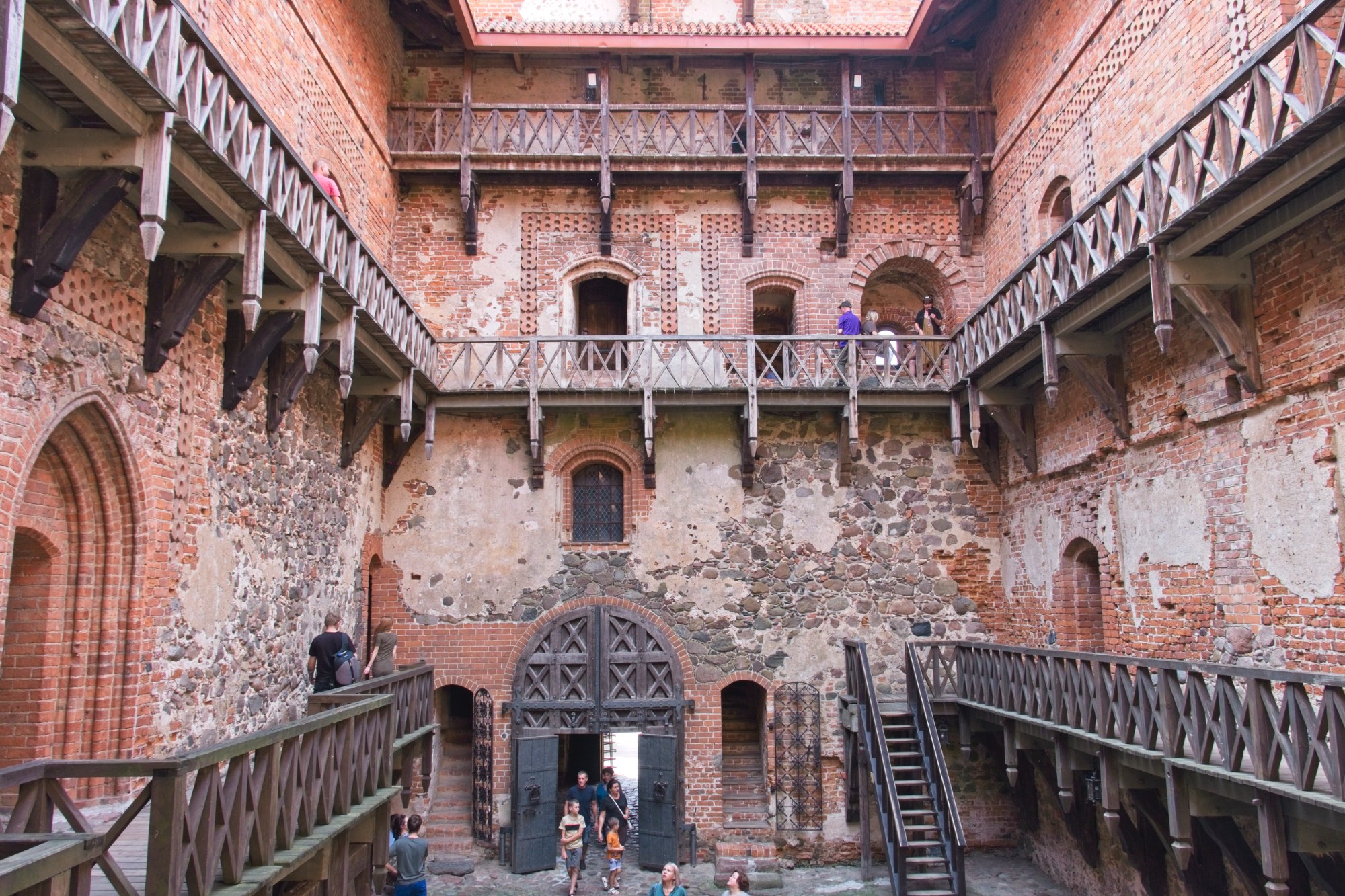 Solve Wasserburg Trakai jigsaw puzzle online with 600 pieces