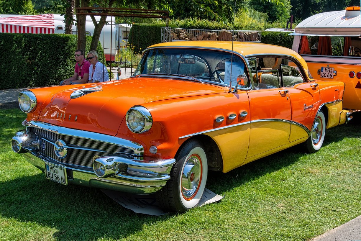 Solve Buick "Special" Riviera hardtop sedan 1956 jigsaw puzzle online