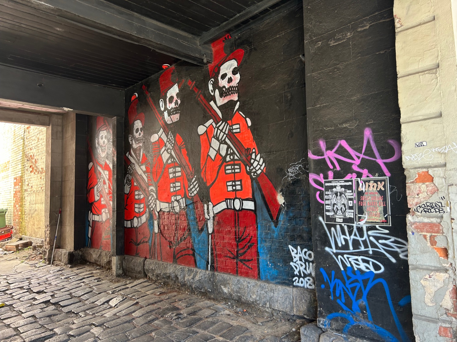 Solve Street mural, Ballarat jigsaw puzzle online with 12 pieces