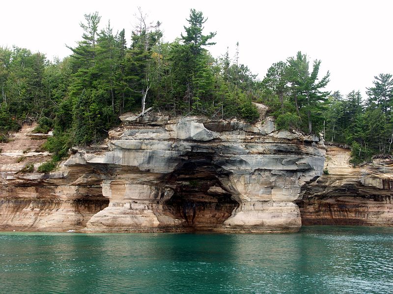 Solve Pictured Rocks National Lakeshore, Michigan jigsaw puzzle online
