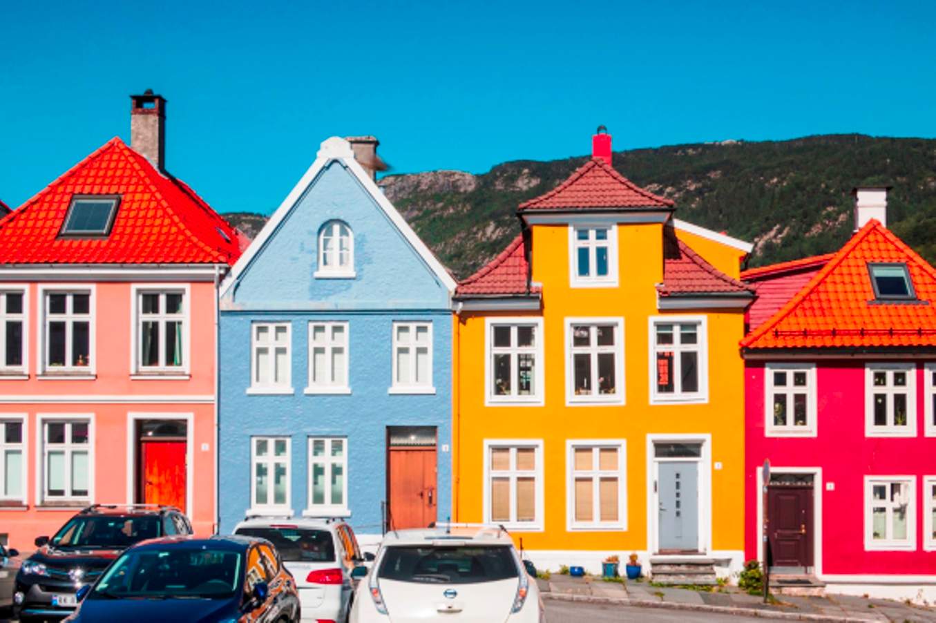 Solve Colors Of Bergen, Norway jigsaw puzzle online with 126 pieces
