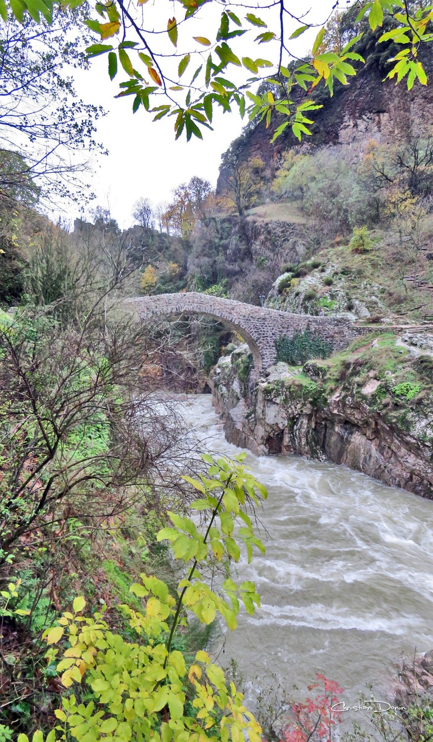 Solve Le pont du Diable jigsaw puzzle online with 375 pieces