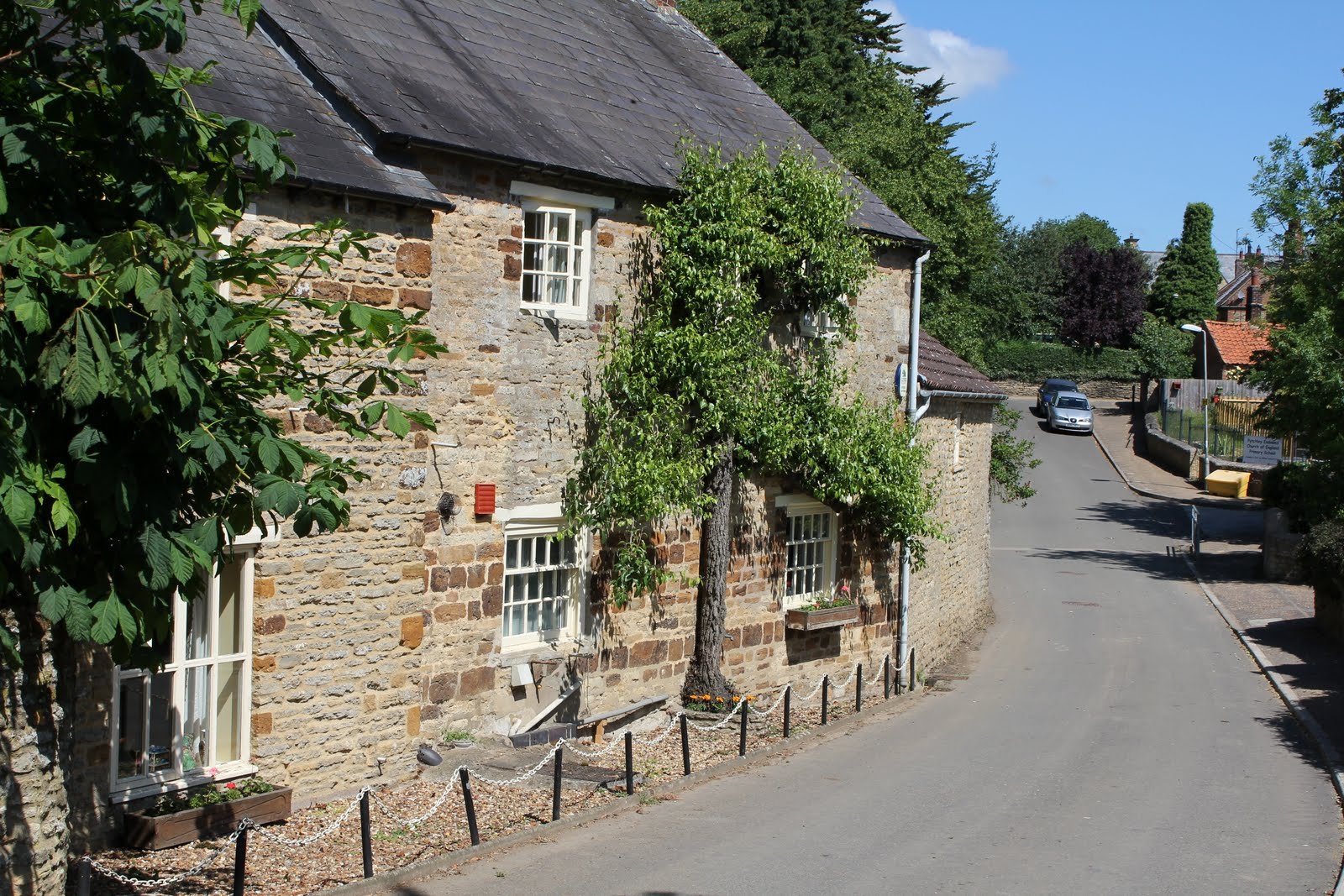 Pytchley Solve Pytchley Village, Northamptonshire, UK jigsaw puzzle online with ...