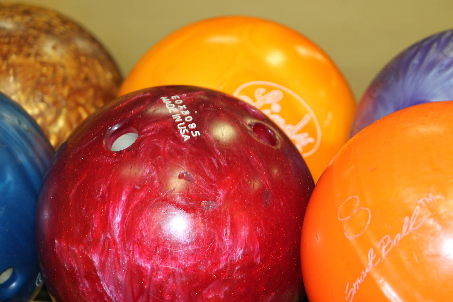 Solve Bowling Balls jigsaw puzzle online with 150 pieces