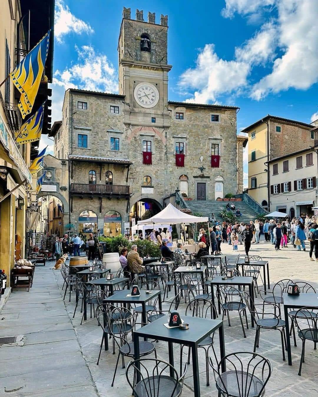 Solve Cortona, Italy 🇮🇹 💚 jigsaw puzzle online with 99 pieces