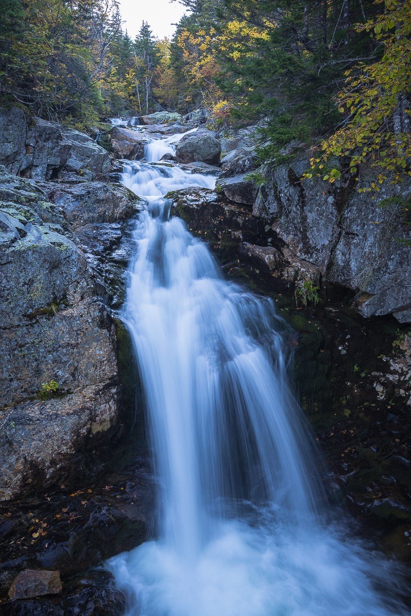 Solve A Bluetiful Waterfall jigsaw puzzle online with 24 pieces