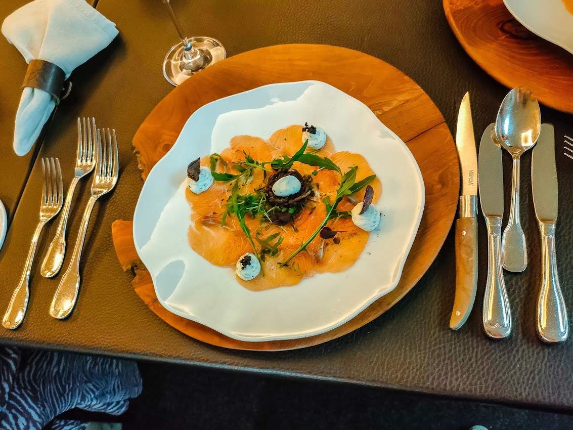 Solve Diner is served! 7course menu jigsaw puzzle online with 20 pieces