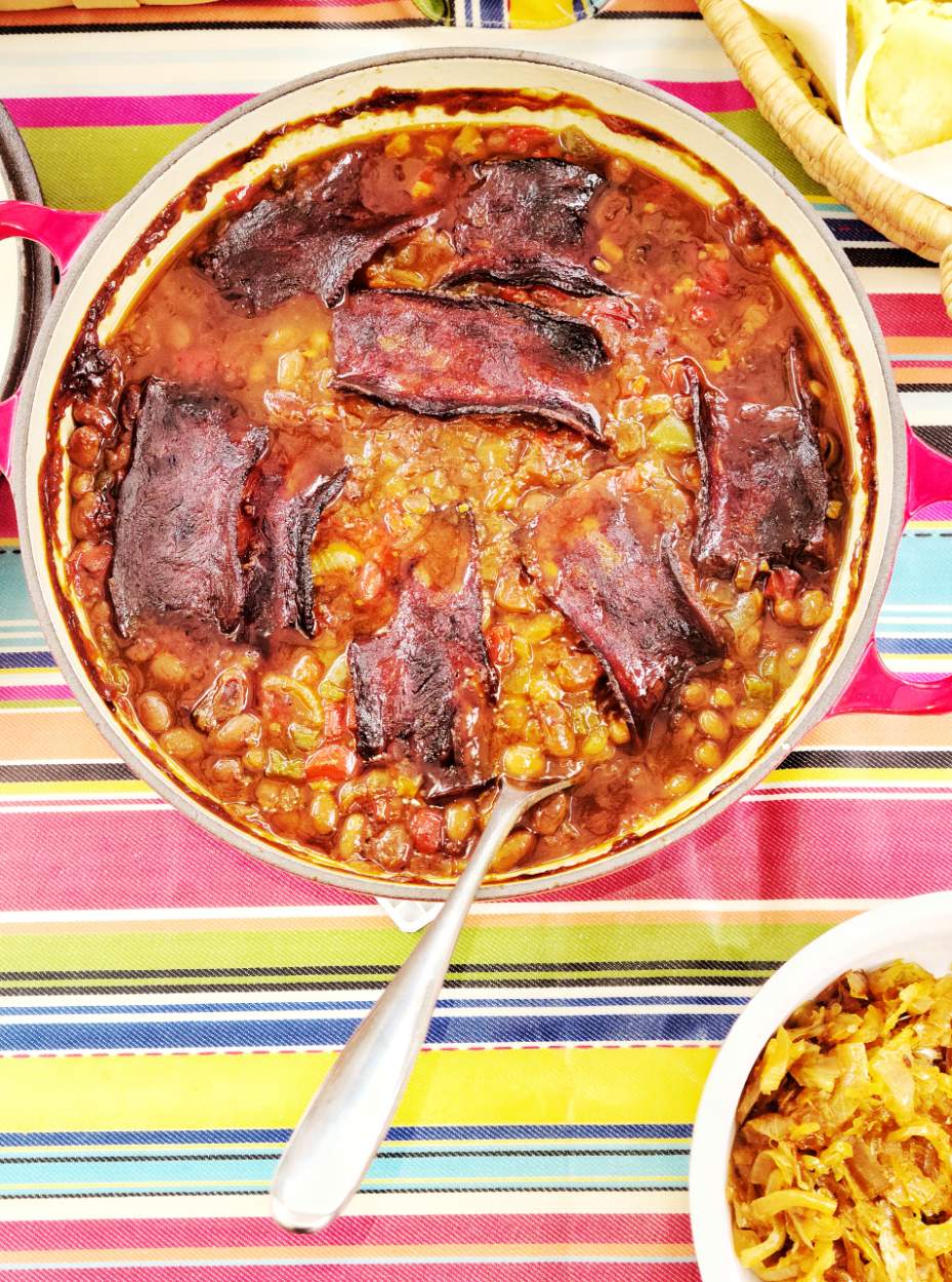 Solve Ovenbaked Beans and Sauerkraut jigsaw puzzle online with 70 pieces