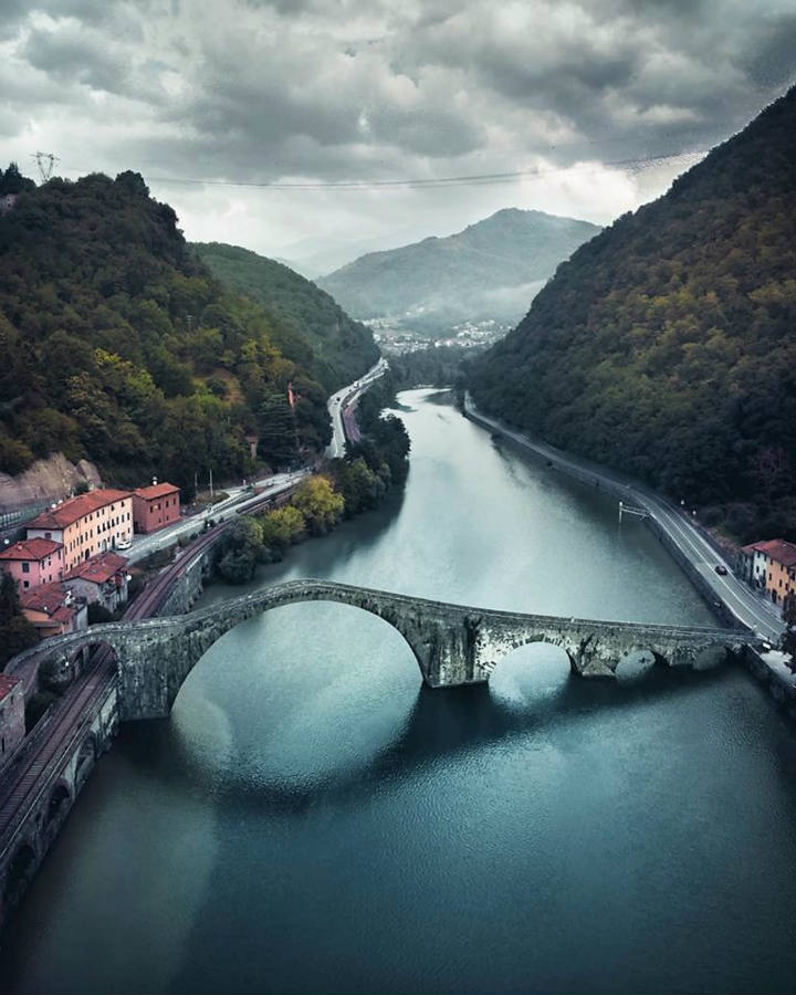 Solve Moody blues in a Mossano, Tuscanny, Italy jigsaw puzzle