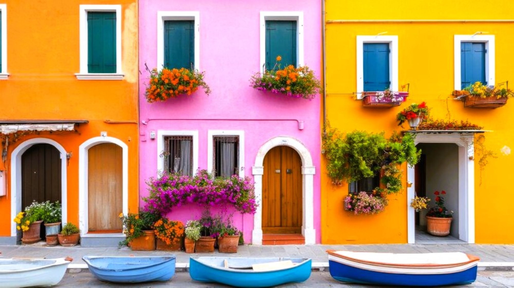 Solve Coloridas Casas Venecianas jigsaw puzzle online with 60 pieces