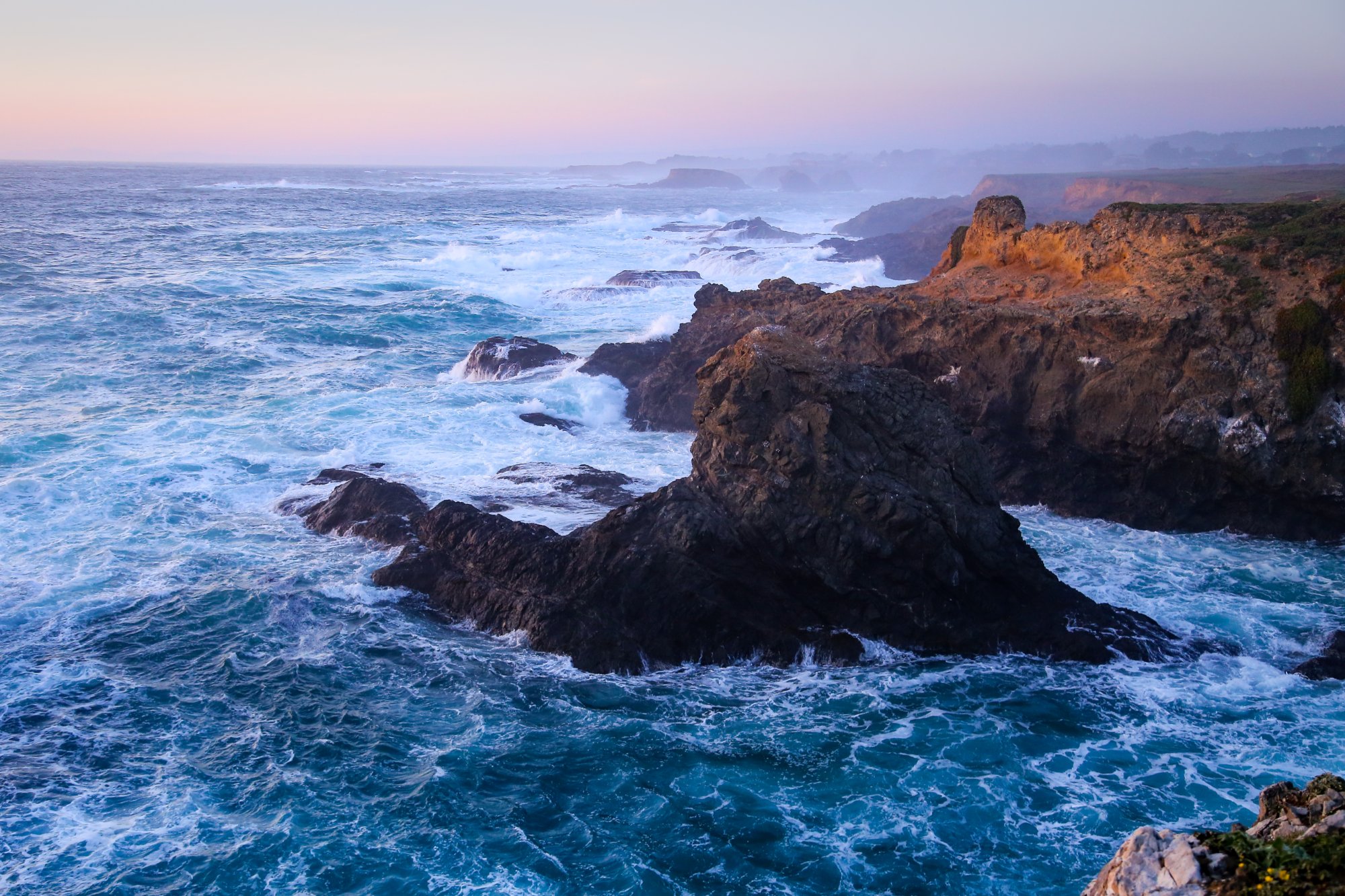 Solve THE CENTRAL CALIFORNIA COAST jigsaw puzzle online with 96 pieces