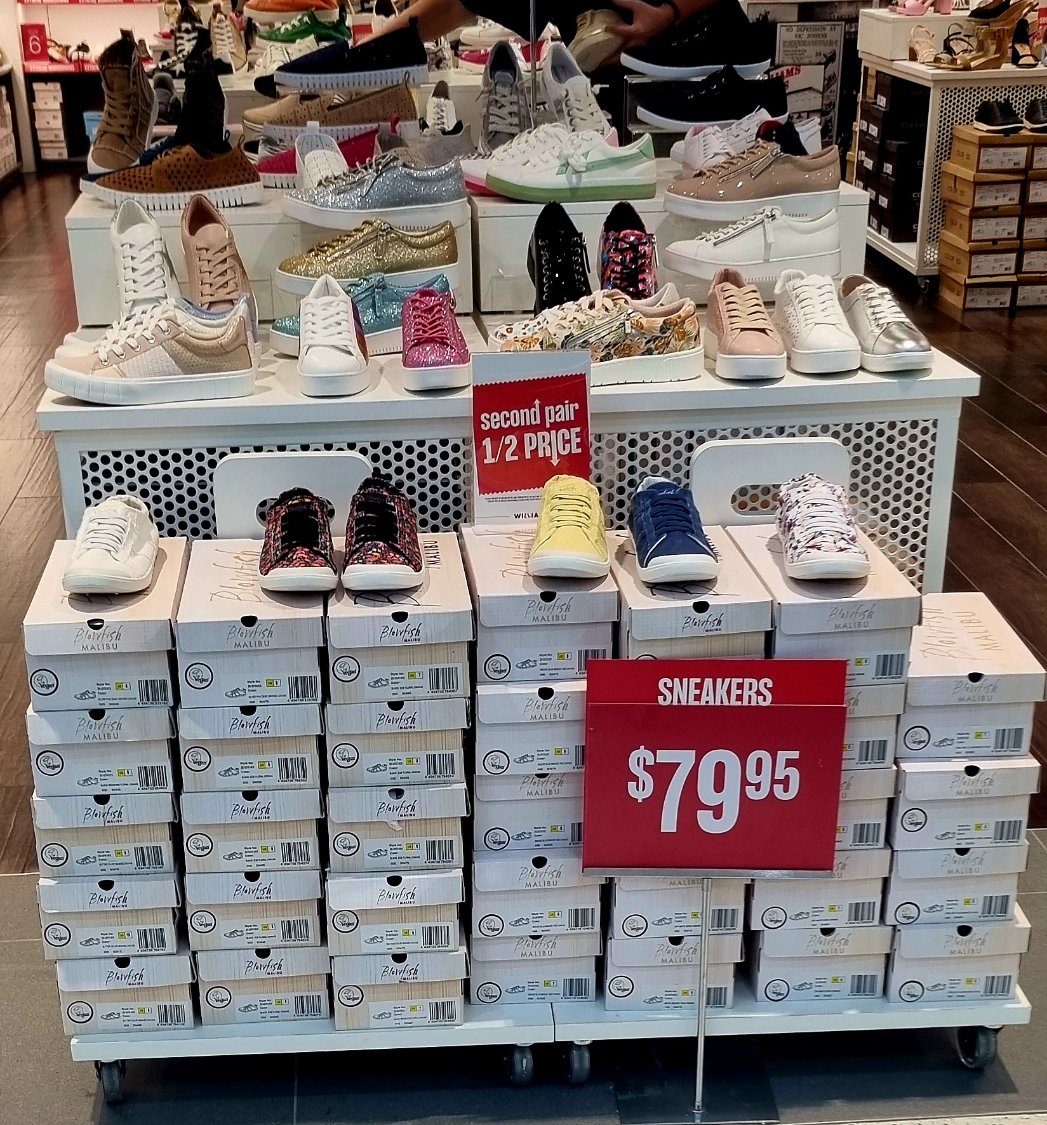 Solve More Expensive Shoes jigsaw puzzle online with 9 pieces