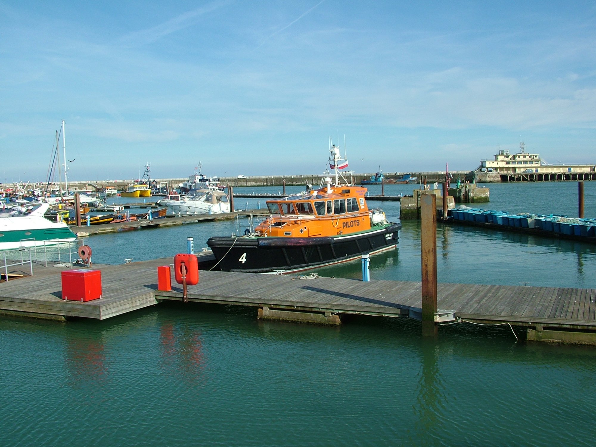 Solve Ramsgate harbour, Kent jigsaw puzzle online with 165 pieces