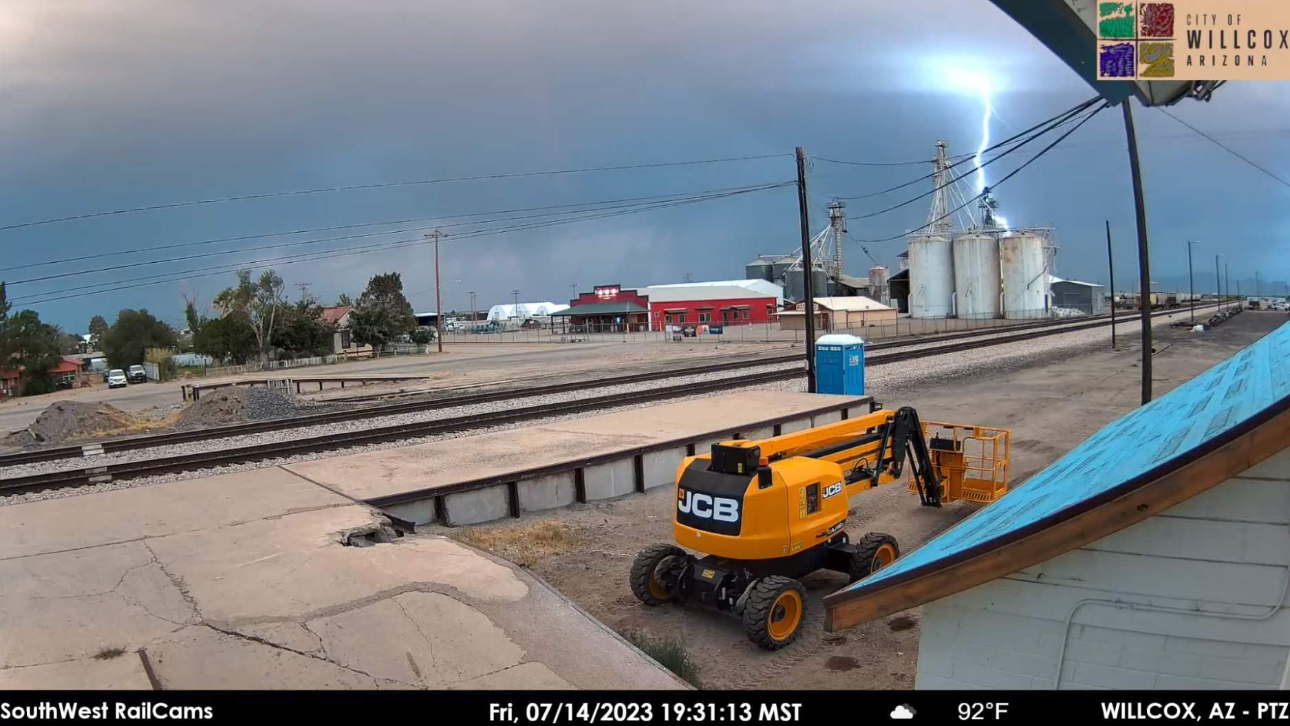 Solve Lighting jigsaw puzzle online with 120 pieces