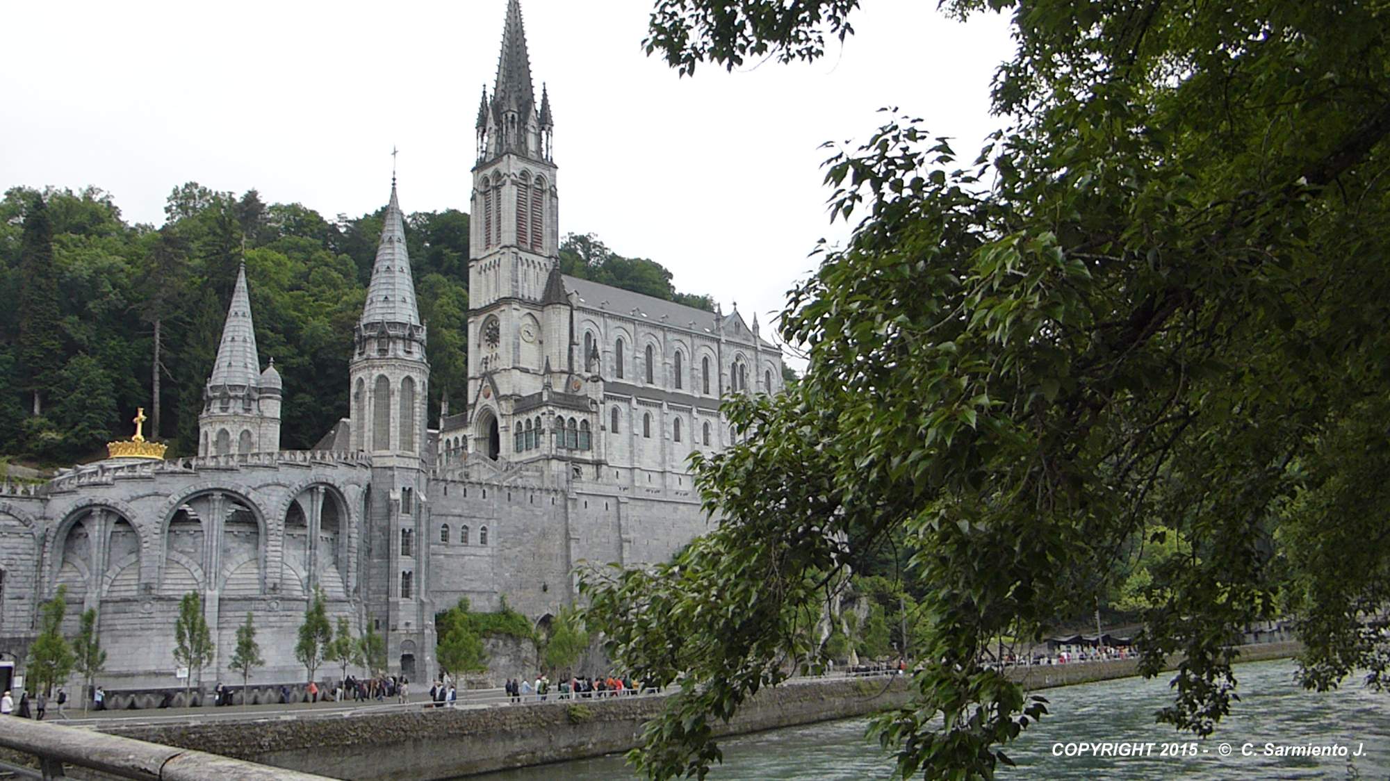Solve FRANCE Lourdes Sanctuary of Our Lady of Lourdes jigsaw puzzle