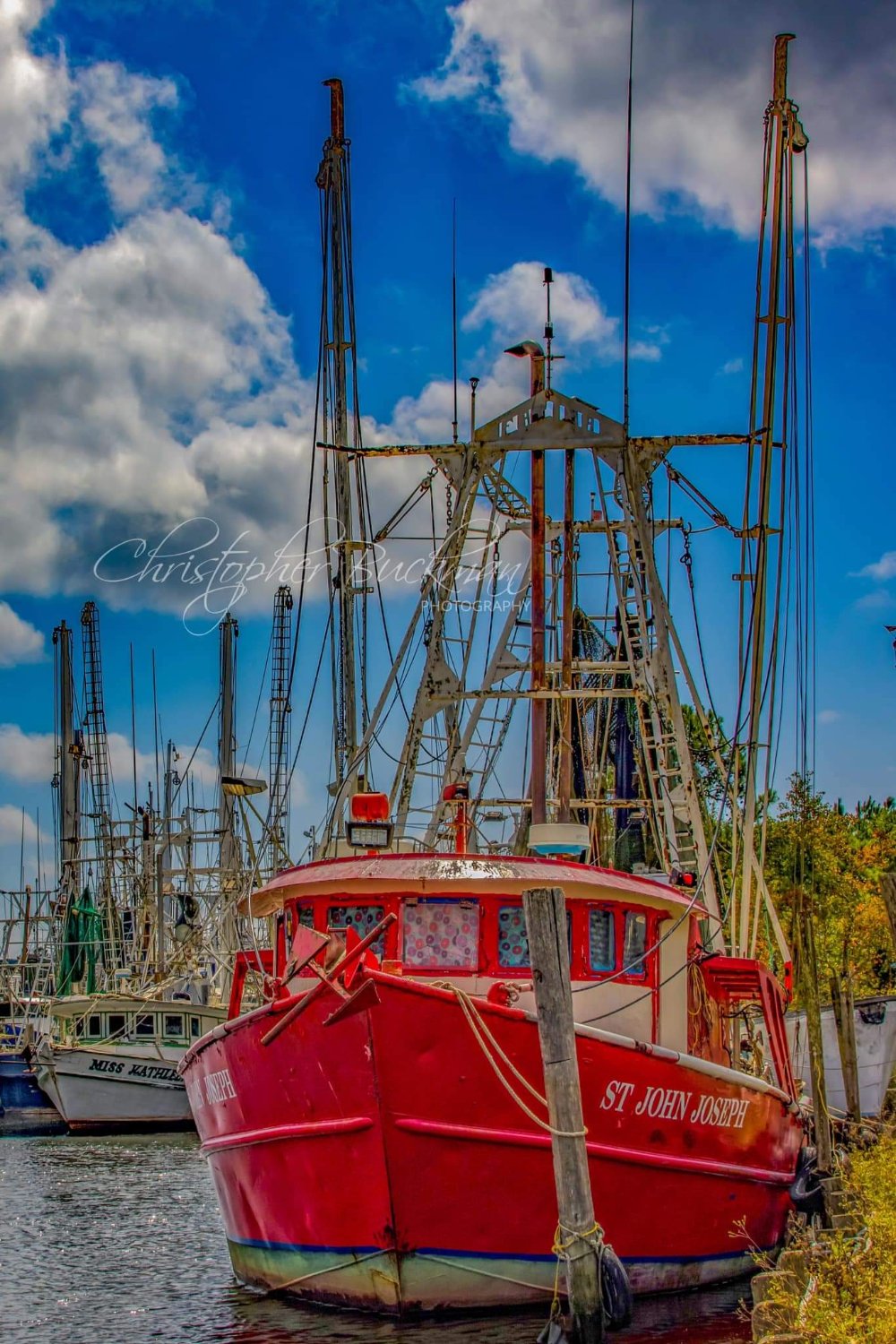 Solve Shrimping Fishing boat jigsaw puzzle online with 70 pieces