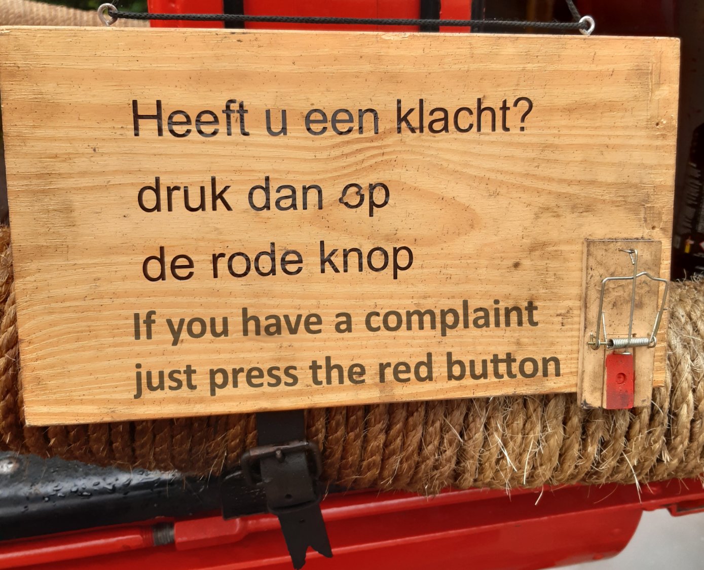 Solve Complaints button jigsaw puzzle online with 30 pieces