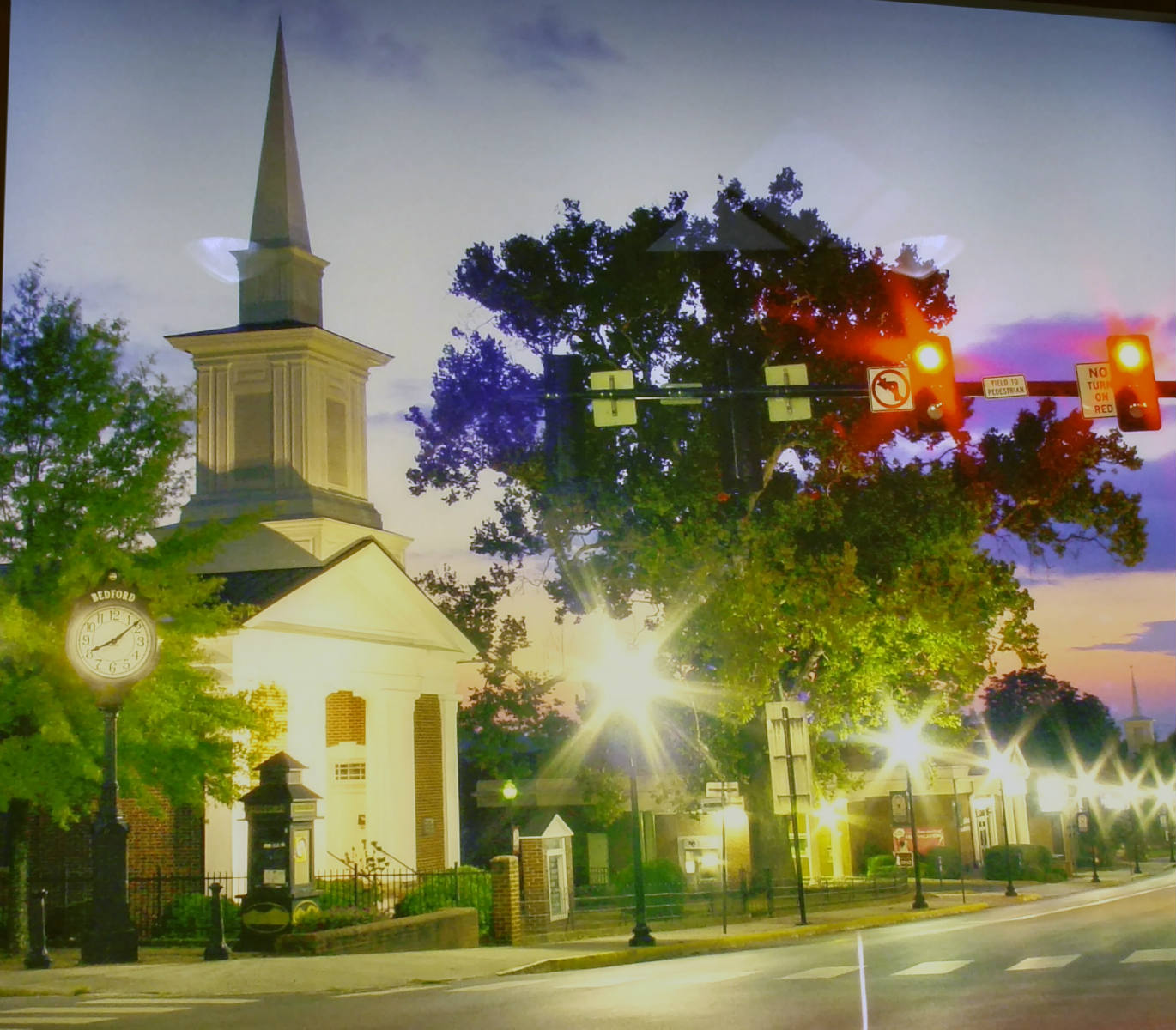 Solve Main Street, Bedford, Virginia jigsaw puzzle online with 224 pieces