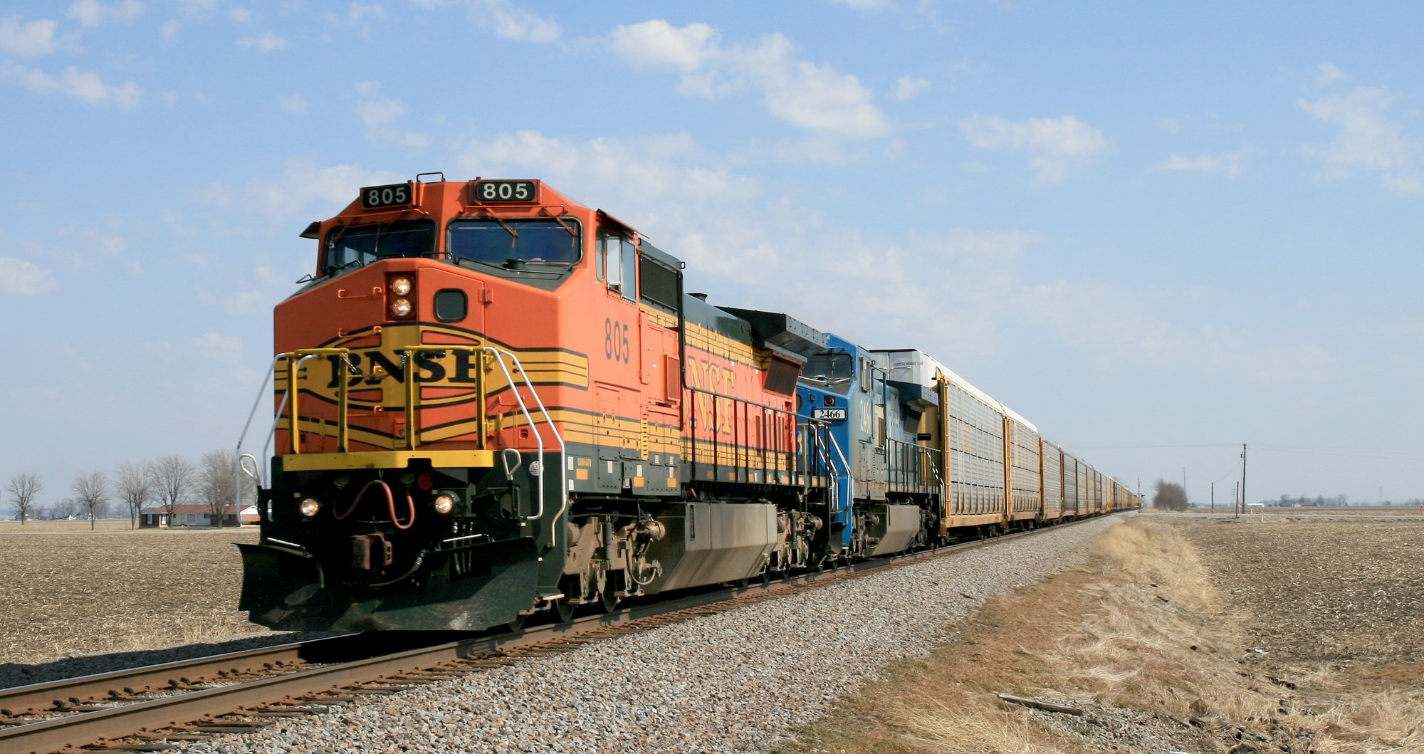 Solve The BNSF 805 jigsaw puzzle online with 91 pieces
