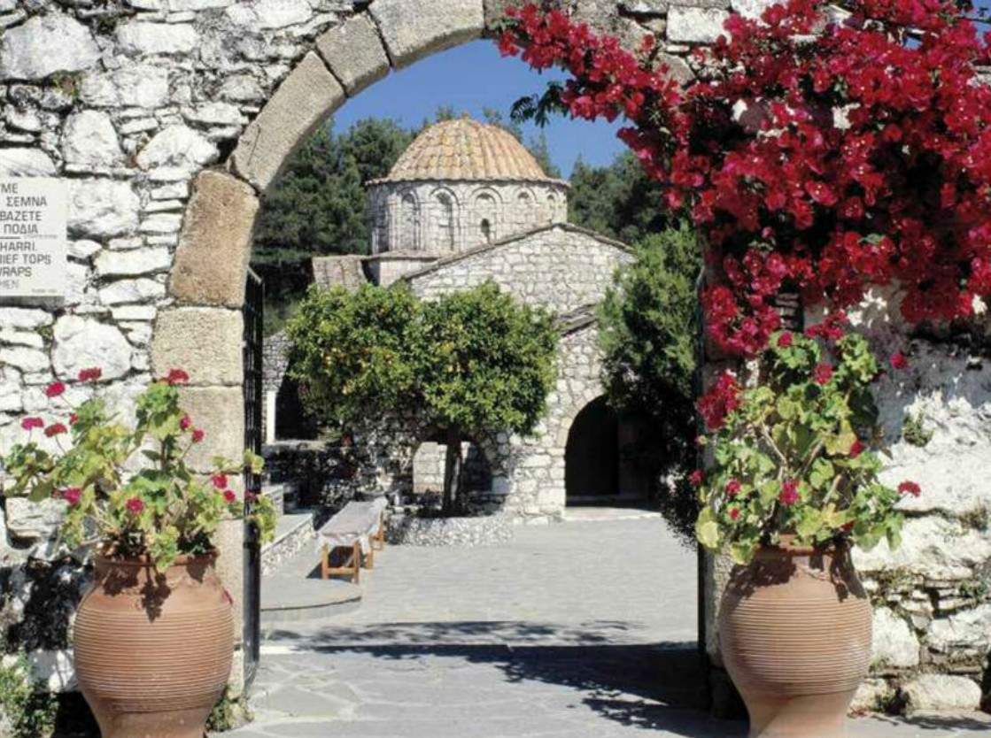 Solve Entrance jigsaw puzzle online with 63 pieces