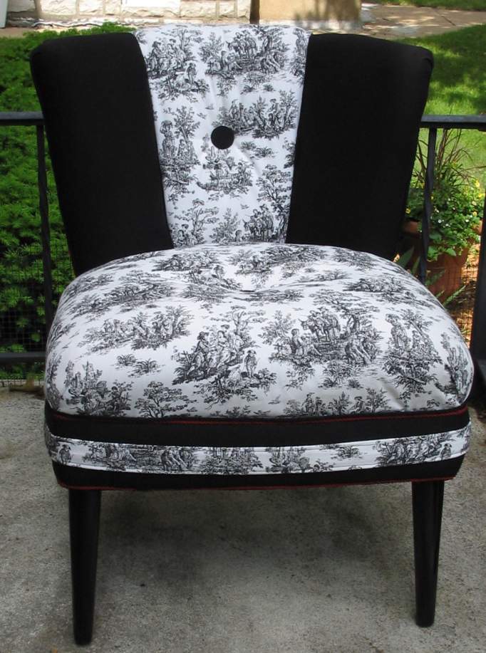 Solve Chair jigsaw puzzle online with 12 pieces