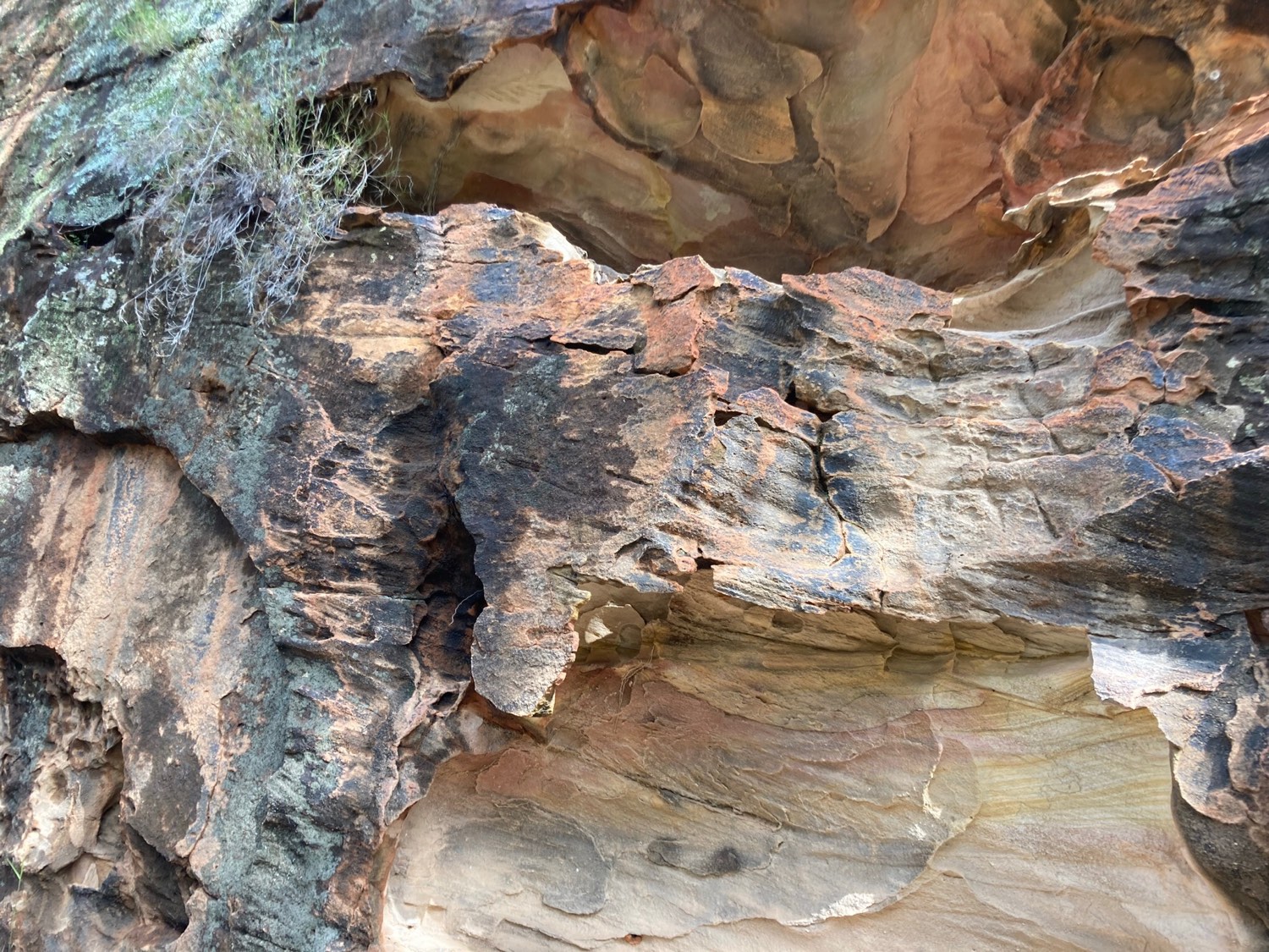 Solve Spectacular sandstone caves jigsaw puzzle online with 80 pieces