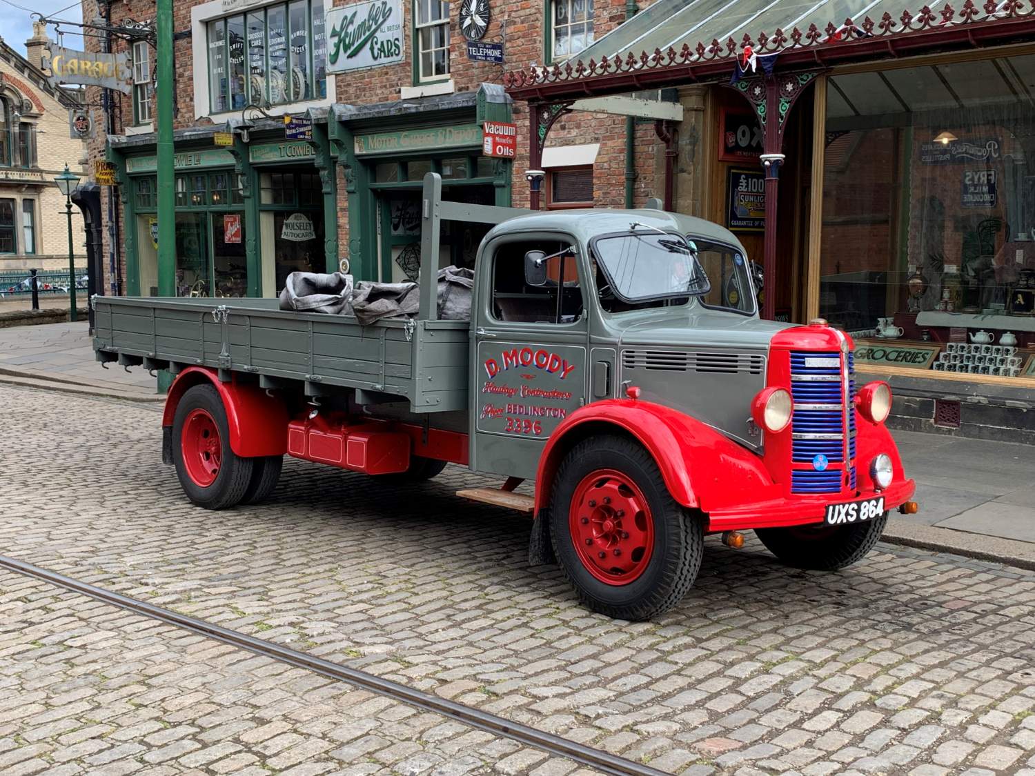Solve 1950 Bedford O Series Jigsaw Puzzle Online With 108 Pieces solve-1950-bedford-o-series-jigsaw-puzzle-online-with-108-pieces