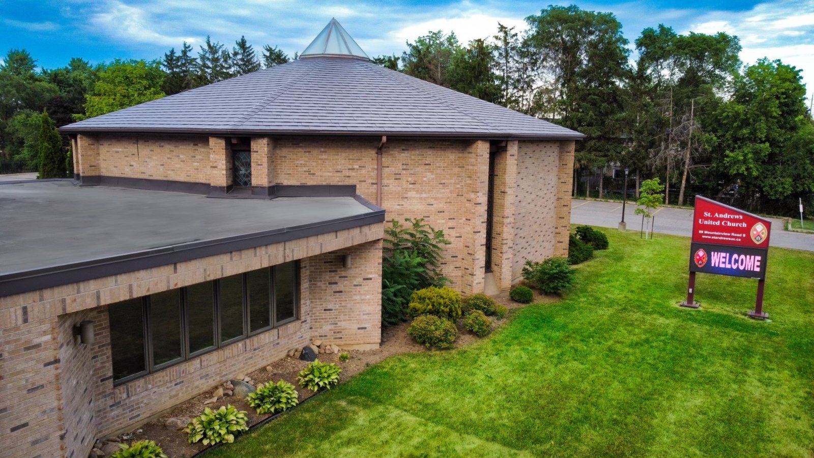 Solve St. Andrew's United Church Ontario jigsaw puzzle