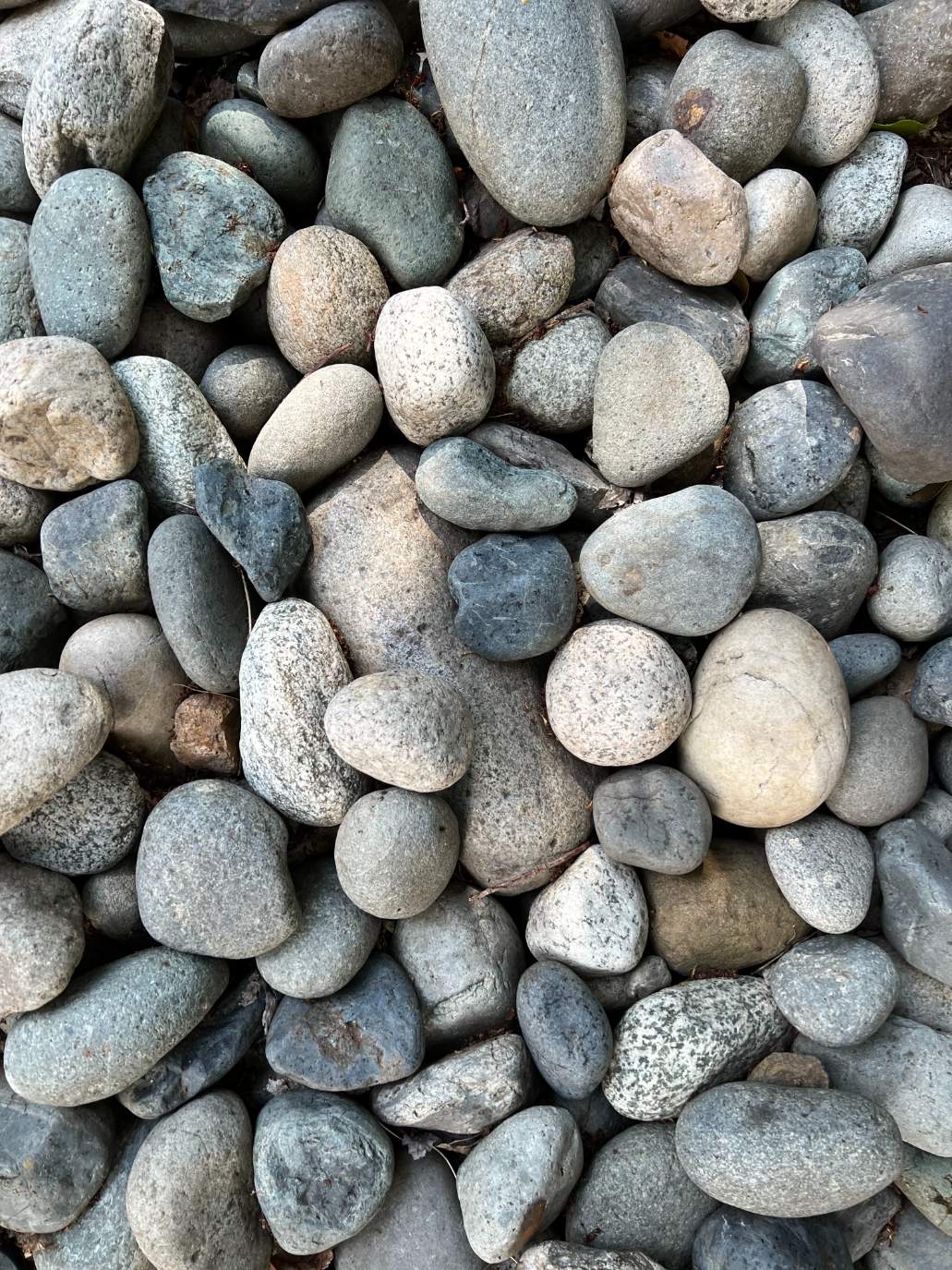 Solve more rocks jigsaw puzzle online with 88 pieces