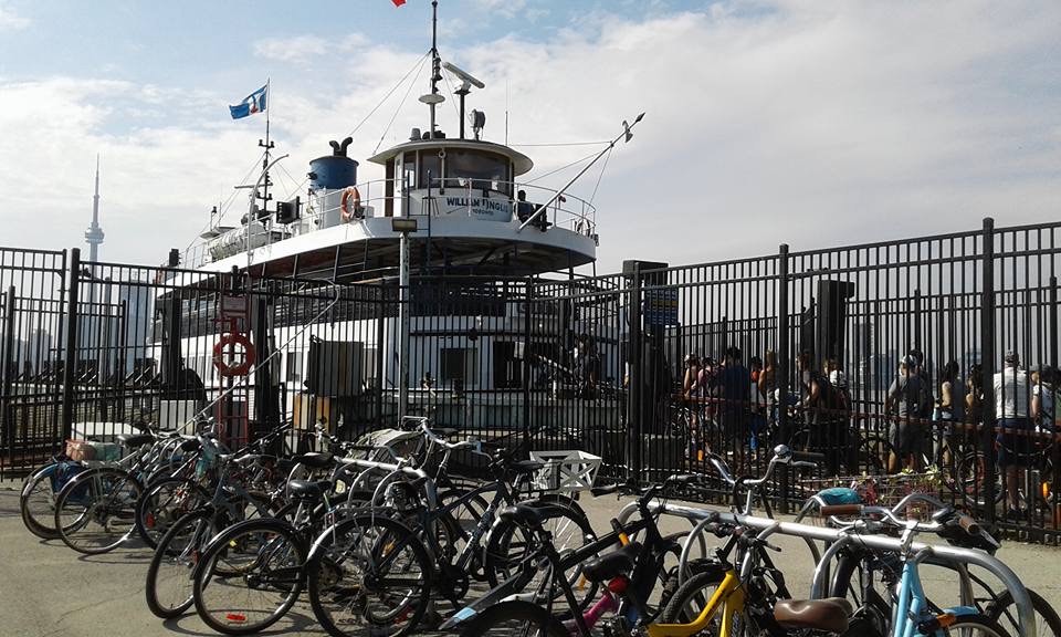 Solve Ferry docks jigsaw puzzle online with 60 pieces