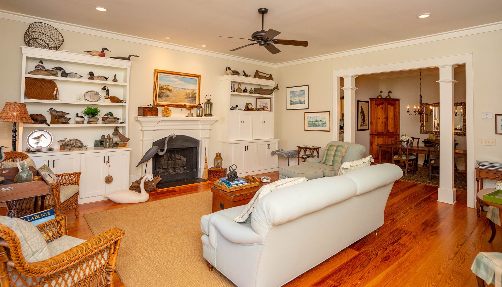 Solve House Living Room jigsaw puzzle online with 84 pieces