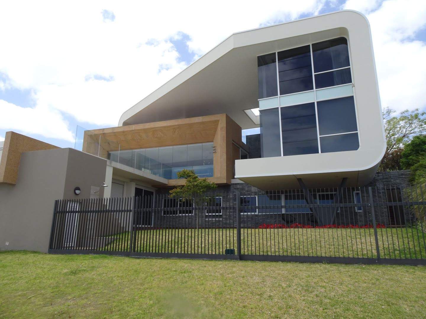 Solve Perth Western Australia jigsaw puzzle online with 396 pieces