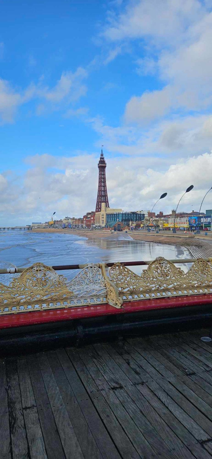 Solve Blackpool Oct 23 jigsaw puzzle online with 220 pieces