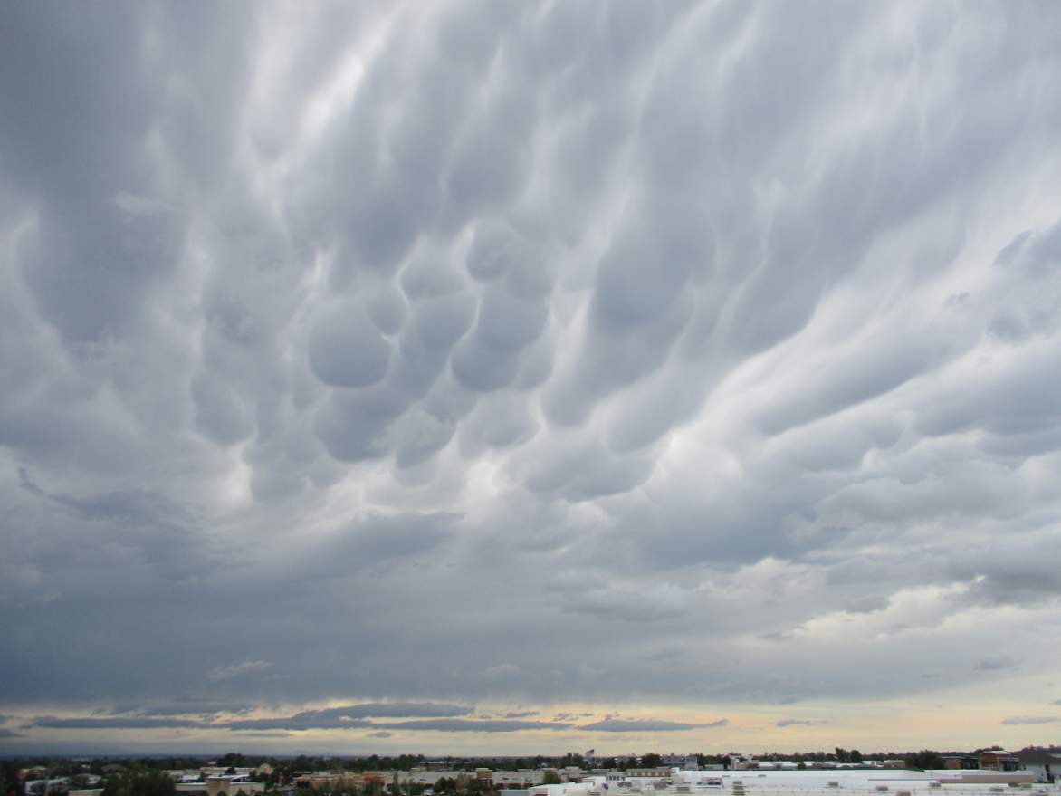 Solve Pillow clouds jigsaw puzzle online with 20 pieces