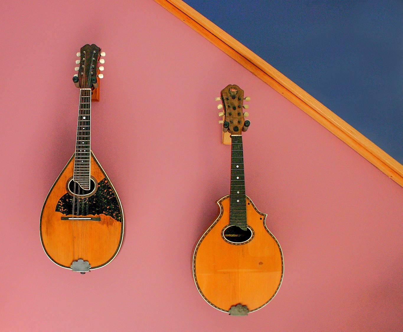 Solve Two Old Mandolins jigsaw puzzle online with 99 pieces