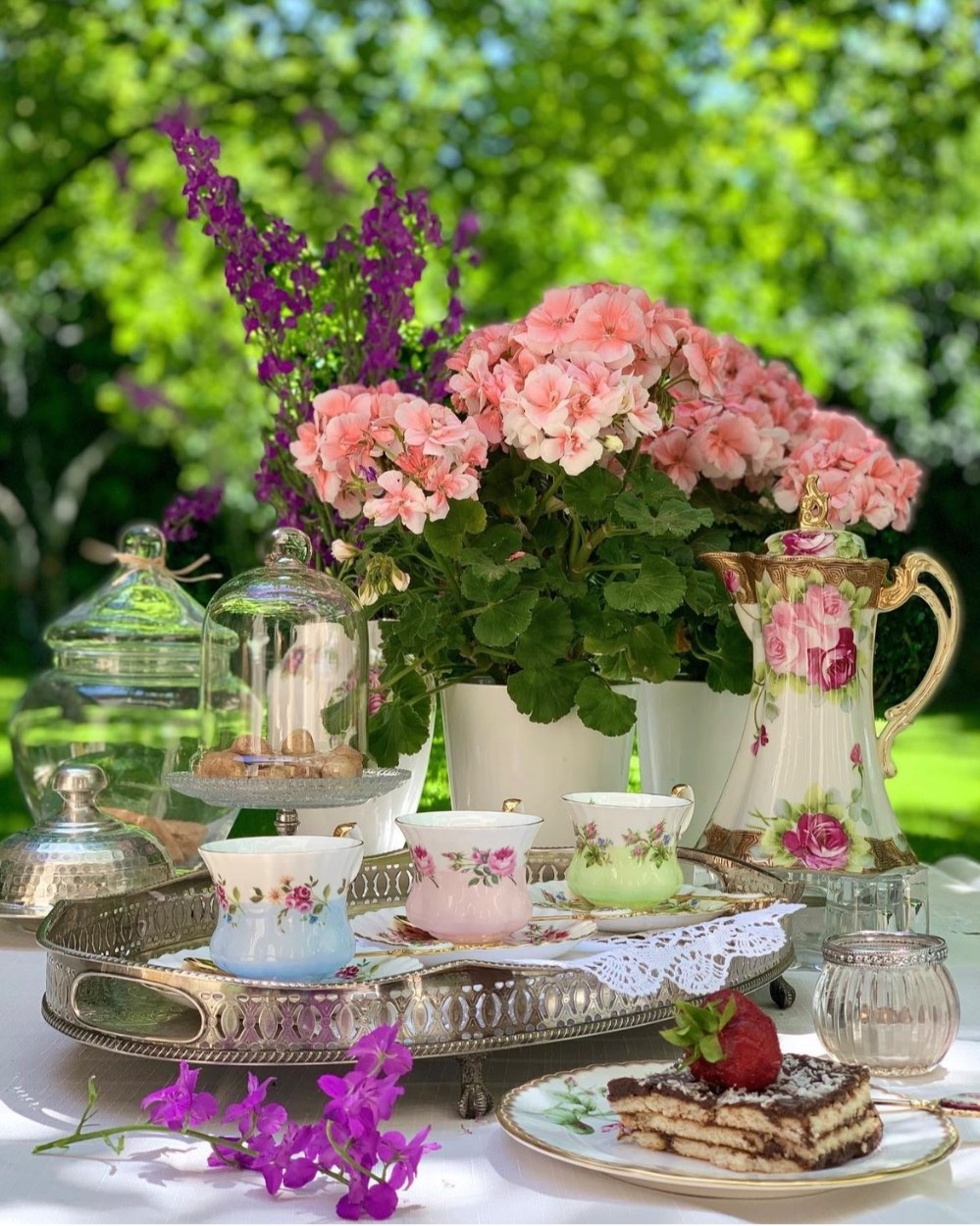 High Tea Puzzle Solve High tea jigsaw puzzle online with 80 pieces