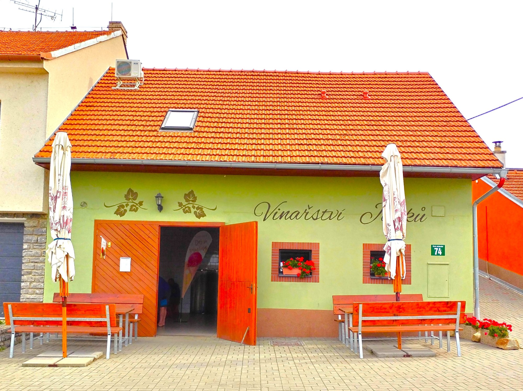 Solve Perná 9 jigsaw puzzle online with 154 pieces