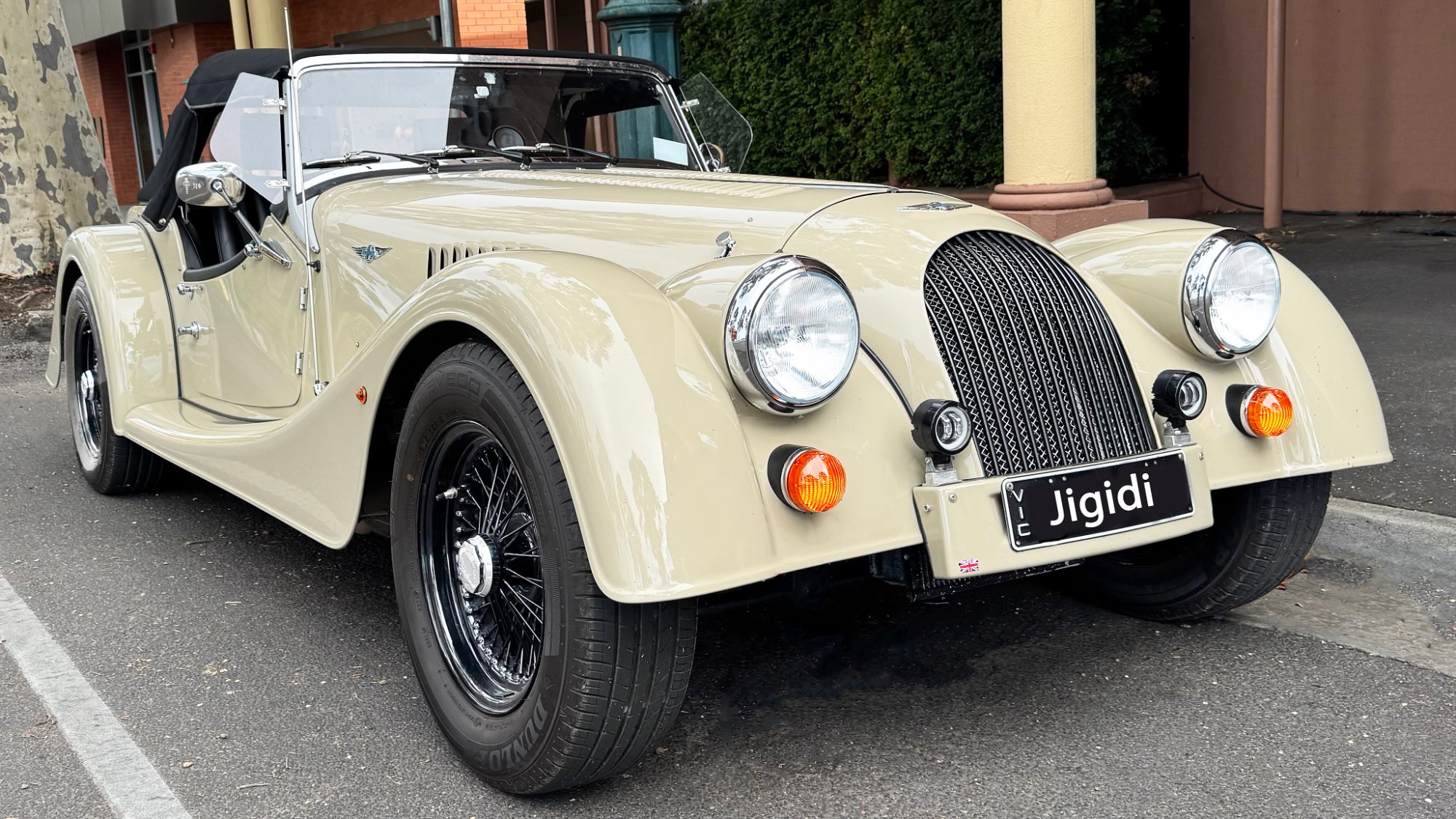 Puzzled Morgan Solve Morgan Plus 4 or 8 jigsaw puzzle online with 91 pieces