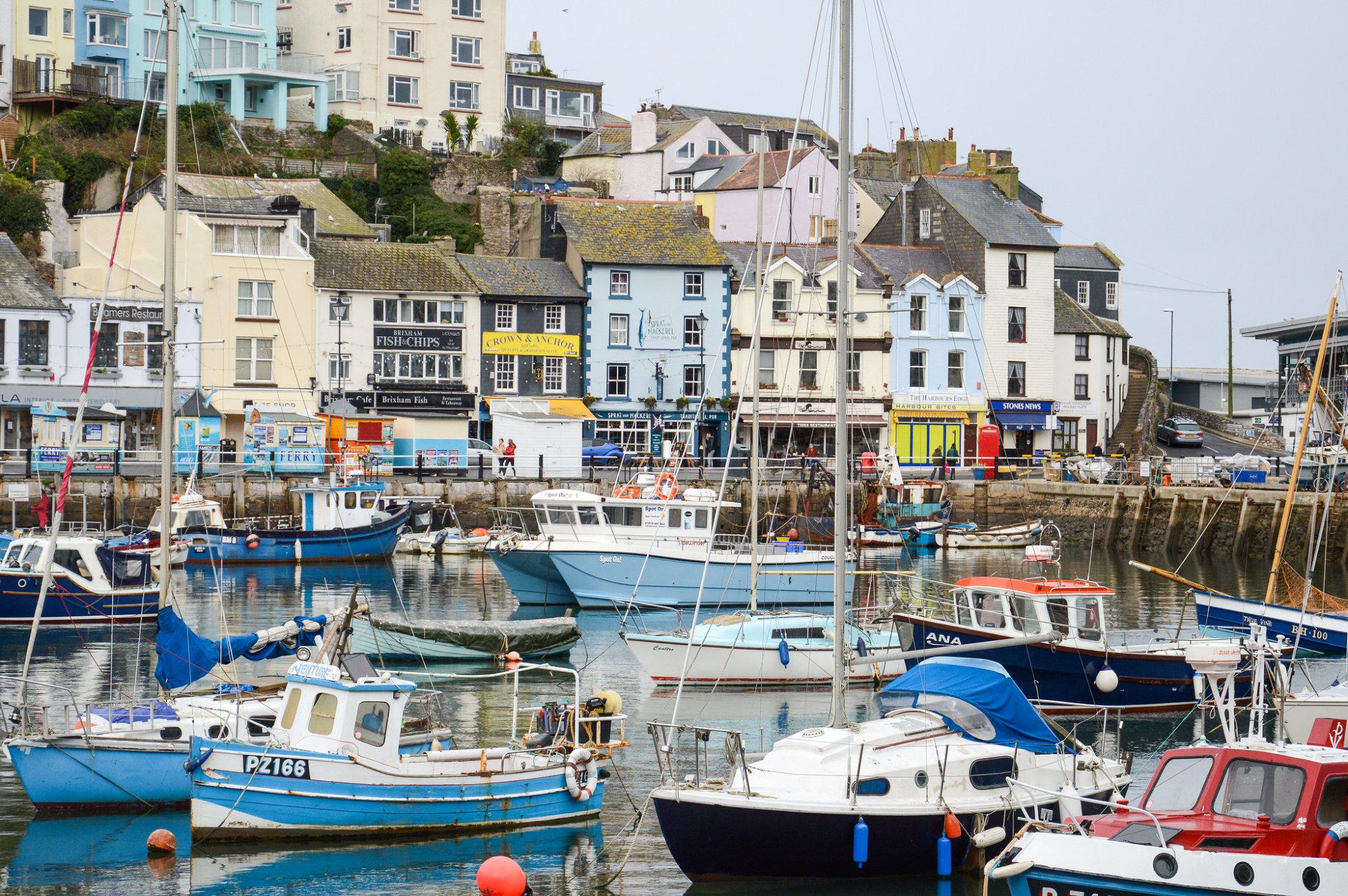 Solve Brixham, England jigsaw puzzle online with 600 pieces